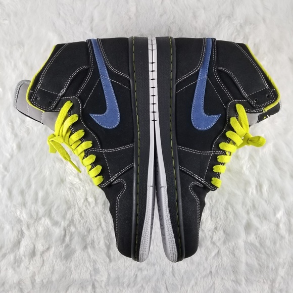 Air Jordan Retro 1 - Black Cyber - Picture 5 of 8